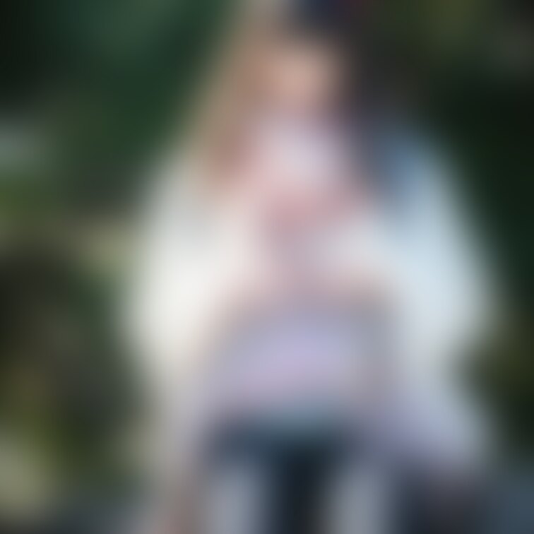 美少女によるストッキングちら自演