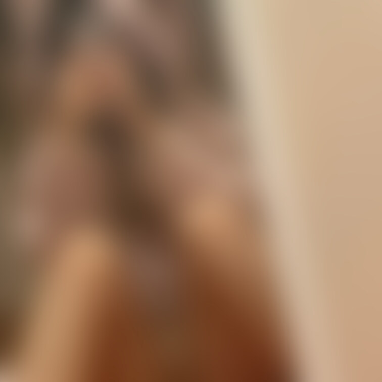 ○○○女子◯生の自撮りです

パイパンまんこの割れ目を堪能してください