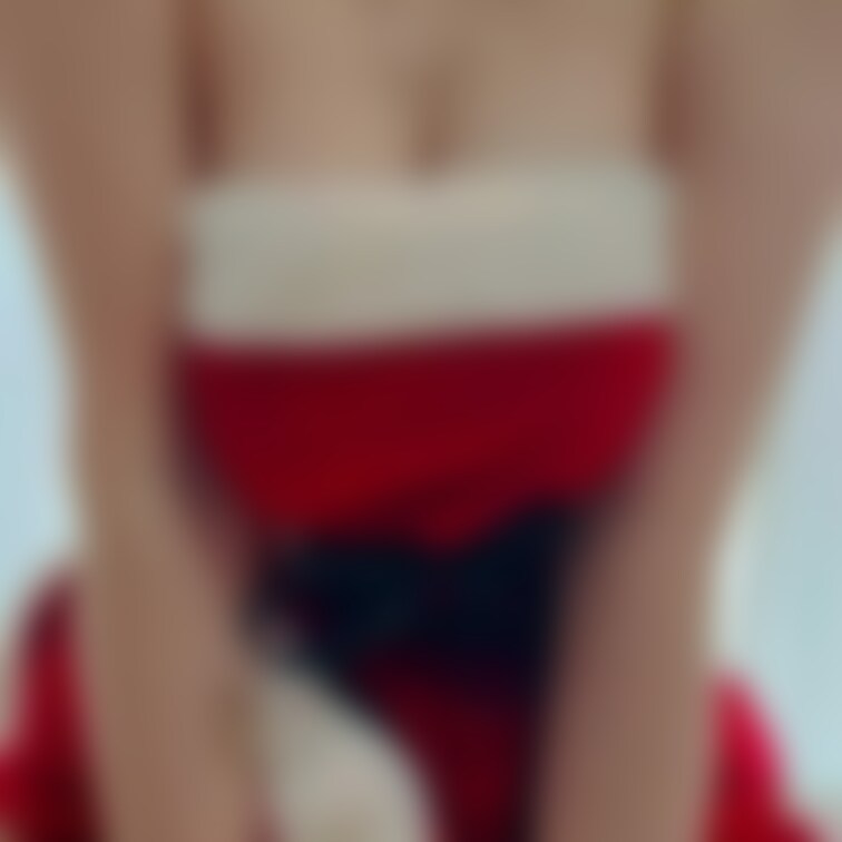サンタコス🧑‍🎄で騎乗位🐴
17秒の動画です！