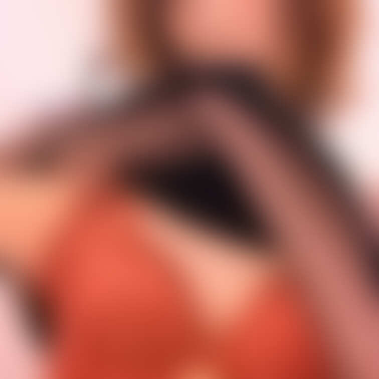 貧乳でも感度はいいのです💦
おっきいえっちな乳首いっぱい触られたいし舐められたい❣️