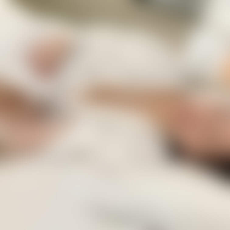 寝起きの格好…
あなたの隣でこんな感じで居たら
何してくれますか？
朝から襲ってくれますか？