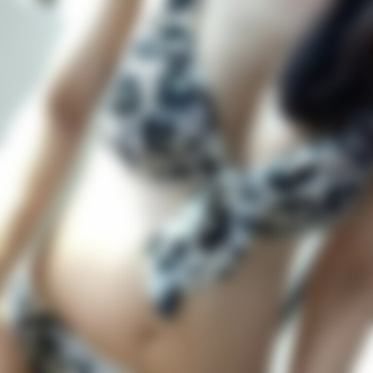 白いビキニは好きですか？