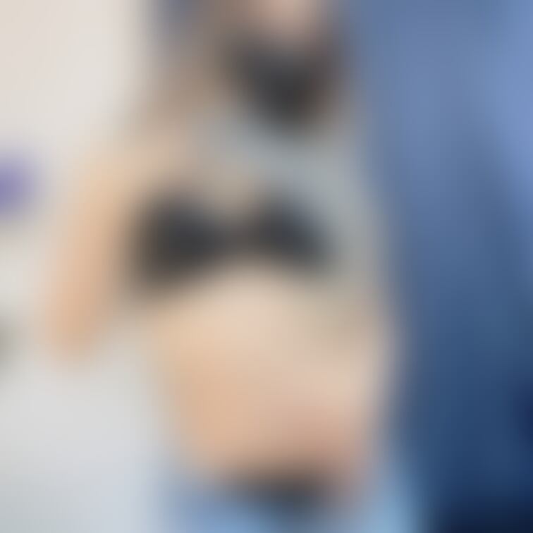 レアなデニム姿🤭
早く脱がせて？