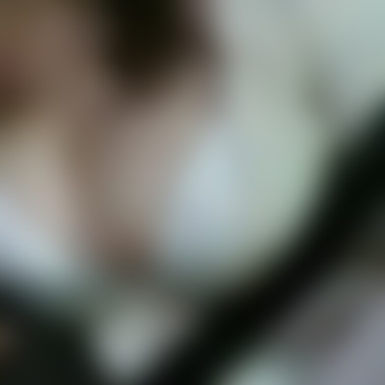 ドライブ中に太ももを
撫でていると、どんどん
巨乳を押し付けてくる
しかも見せつけるように
ボタンを外して。。。