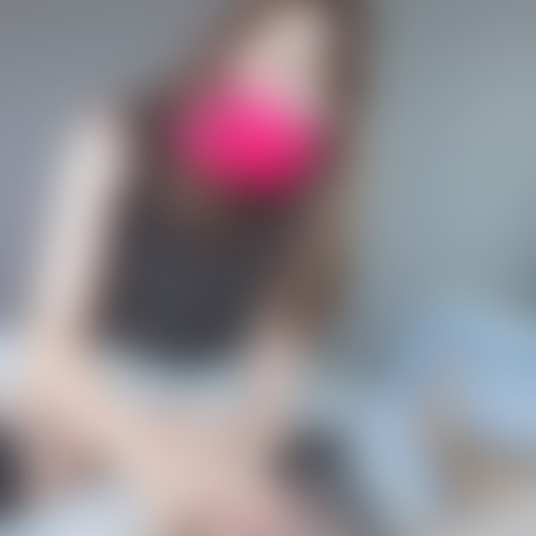 前回の続き❤️
着衣のままエッチするの割と好きです🥰
みんなは女の子にはエッチな時は全裸になって欲しい派かな