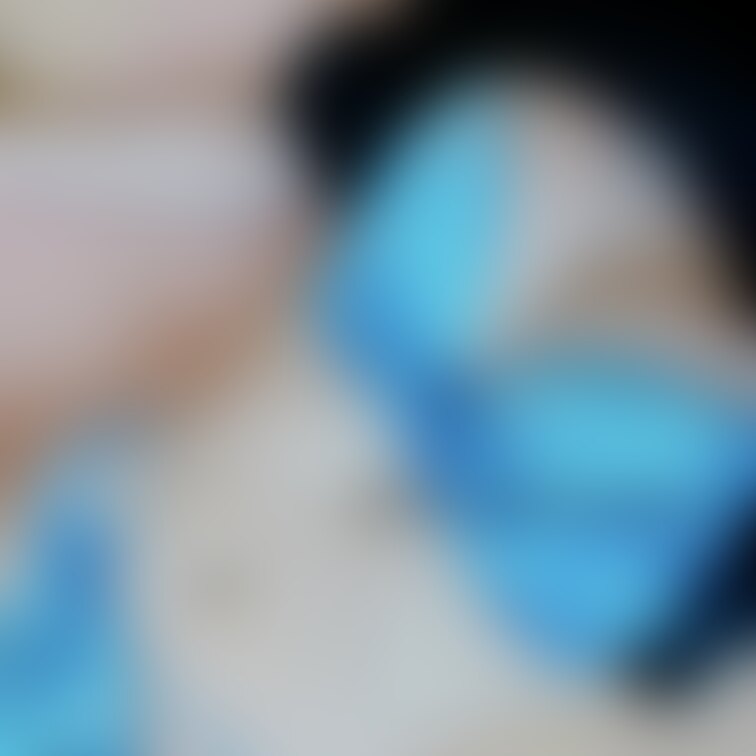 おはよー。
ヨガマットの上でゴロゴロ…
筋トレせずに寝ちゃいそう(´-ωก`)