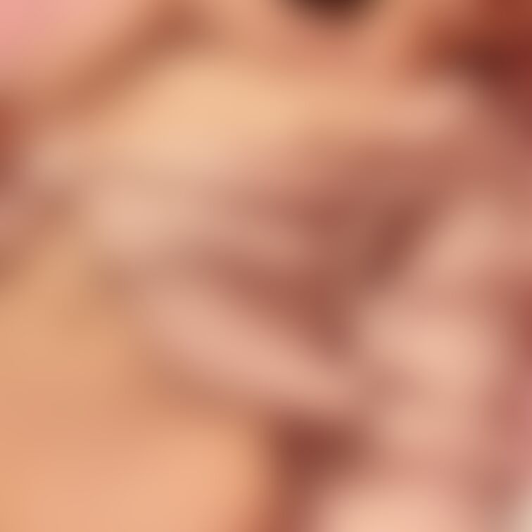 脱ぐ?

....脱がない?😉💓


