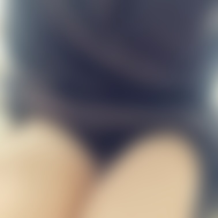 今日も天気良いです☀️
まなちゃんは黒のパンティでお出かけしまーす🥰