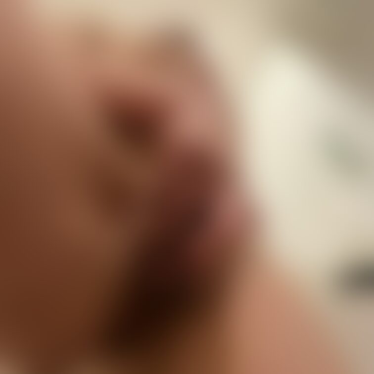 パックリ、、開いちゃうぅぅ、、
ほらぁ、、奥まで、、見えるでしょ。。。