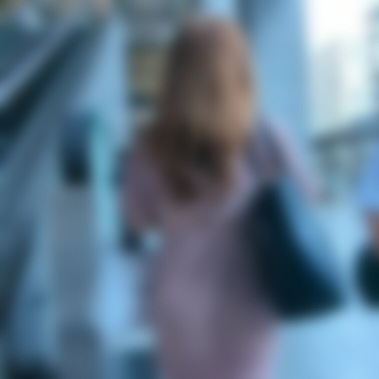 人気デリヘル嬢のゆいママ🥂
ド変態妻のお気に入りワンピース👗を着てお買い物🏬　休日で人出多し💦
まさかのリアルガン見