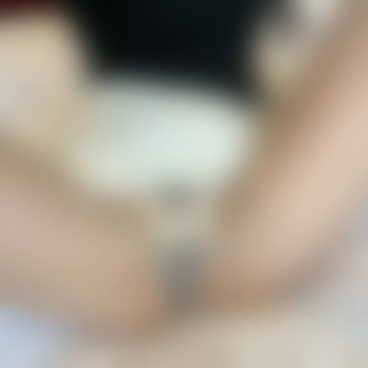 エッチなパンティで誘惑してあげる💕ここに顔埋めたいでしょ💕