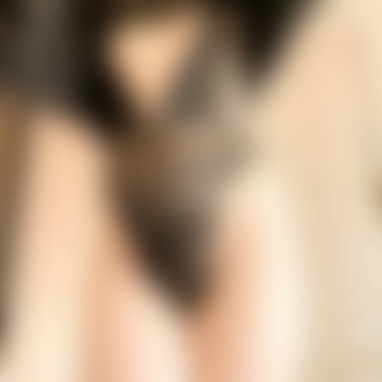 黒ベビードールの自撮り写真を投稿開始です！ぎりぎりきわどい！見えそうで見えない！満載です！