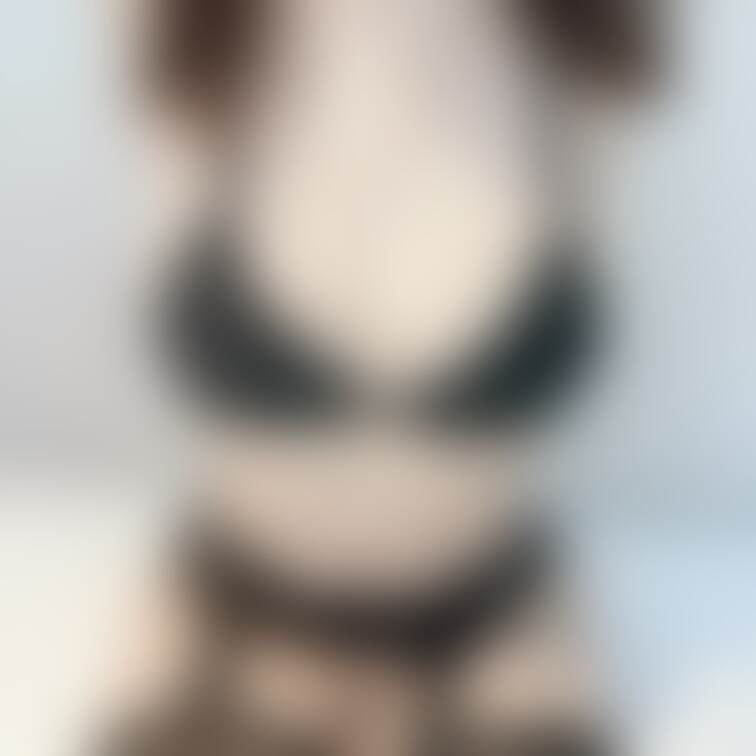 私服の中に隠してます。
クラスの女の子がこんな格好で学校来てたら///