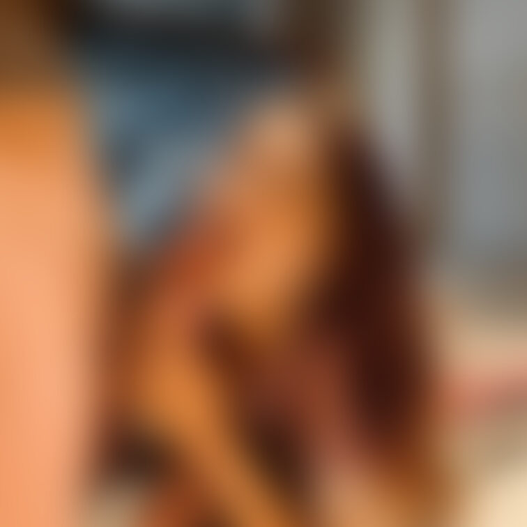 【モザは激薄】
肉便器妻YuYuは大きいチ◯ポにメロメロ
楽しそうに可愛い笑顔でフェラチオする写真