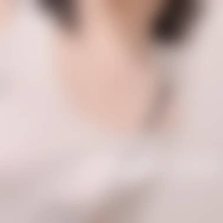 新しい下着をチラ見せ🤭💕ツヤツヤの肌触りで可愛い💕せっかくセクシーな下着も見てもらうと思ってるんだから、まだまだいっぱい