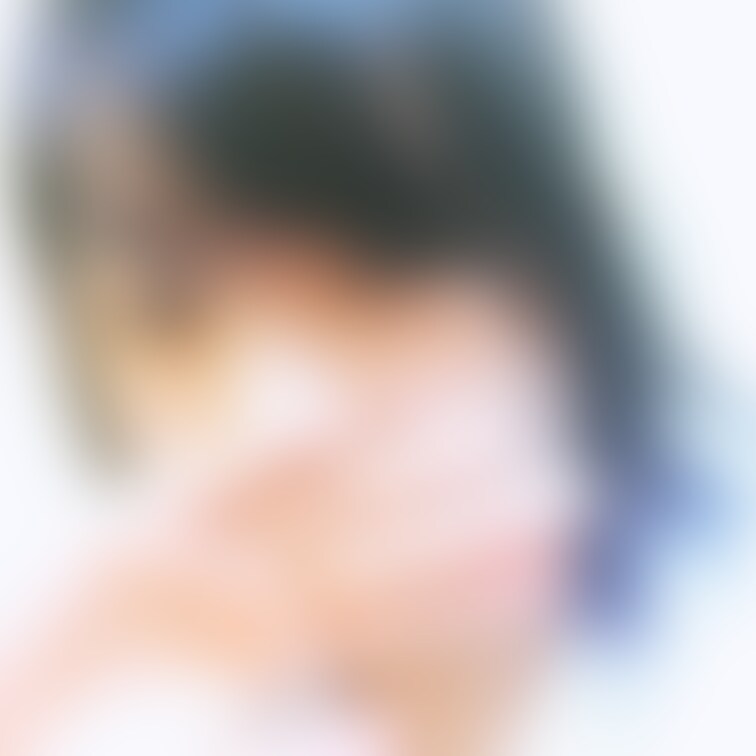 身バレ怖いけど目元公開しちゃいます。。。
自撮りする時緊張しちゃっていつもより真剣な顔しちゃってる😂
少しでも興味持