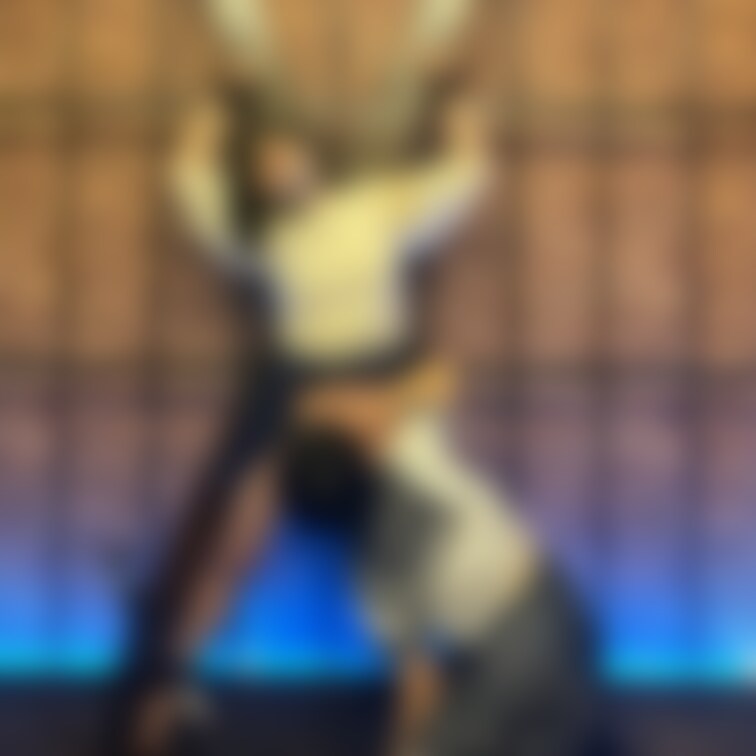 いつもゆりちゃんに責められている私ですが、今回は逆！
ゆりちゃんをSMルームで○○○束。
くすぐりから始まり最後は〇