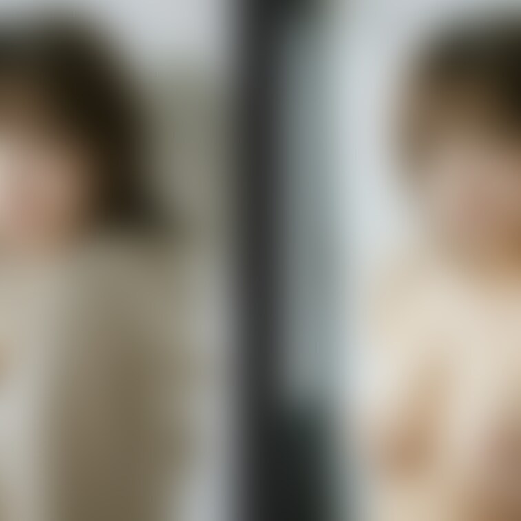 着衣と脱衣を並べた画像です。画像№1176