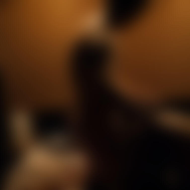 ＜本日の１枚＞
貸出しNTRプレイ
旦那のいないところで、単独さんの自由にされてしまう Yuri