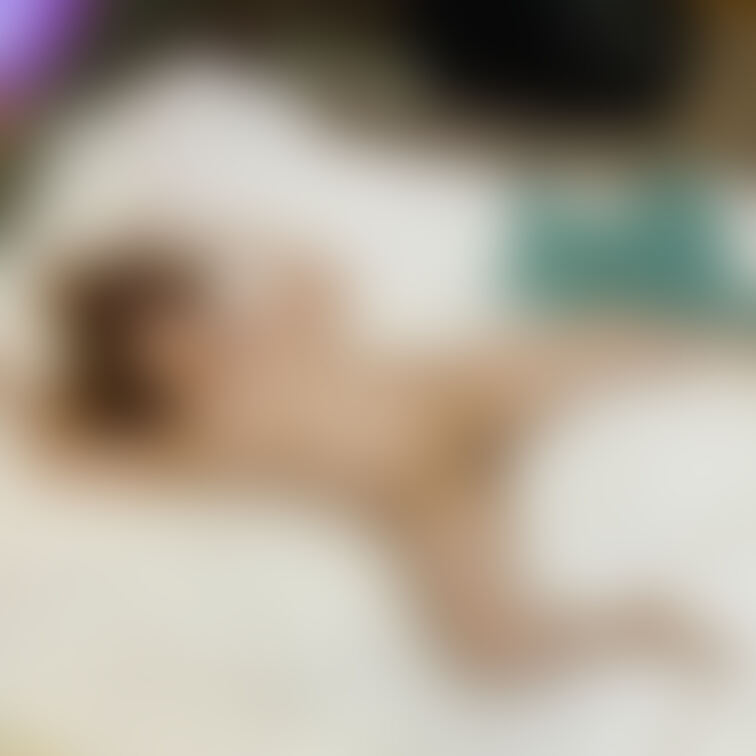 叔○○○さんたちとすると必ず最後にめちゃくちゃになった状態で写真を撮られます。近しい友人に見せて自慢してるみたいなんです