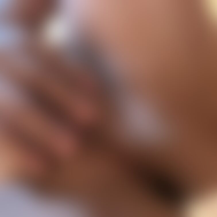 下からの撮影
うまく大事なとこは隠せてる
トイレットペーパーがついてて恥ずかしい写真をみんなに見てもらいたいな