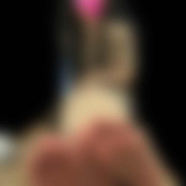 本日更新
25歳クール系お○○○さん
熱帯夜の素足Dianaパンプス足裏とペディキュアつま先
パンプスから少しだけ
