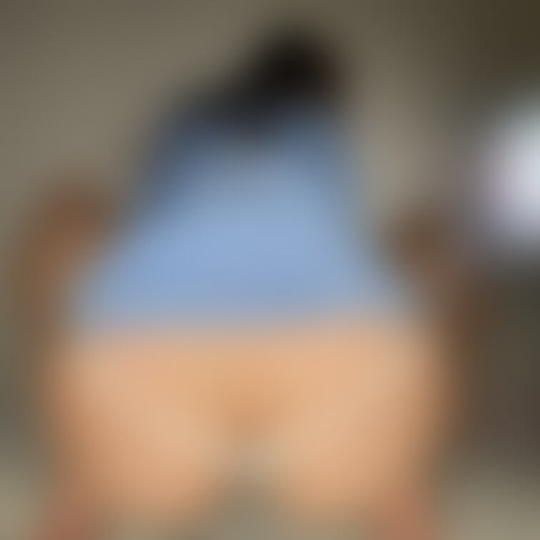 いちご🍓【いちごパンツコレクションⅡ】超マイクロパンツ😍今にも弾けそうなパンツ❤️お尻を突き出したり、お股開いたりと下品