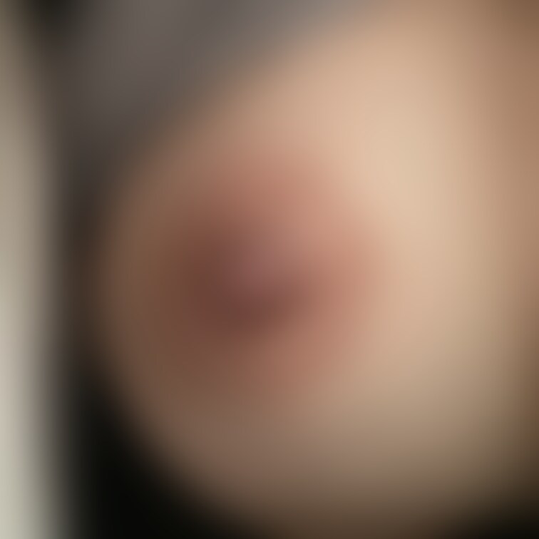 おまんじゅうみたいなママのおっパイみんな好きかなぁ?
柔らかくて美味しいと思うんだけど🤭