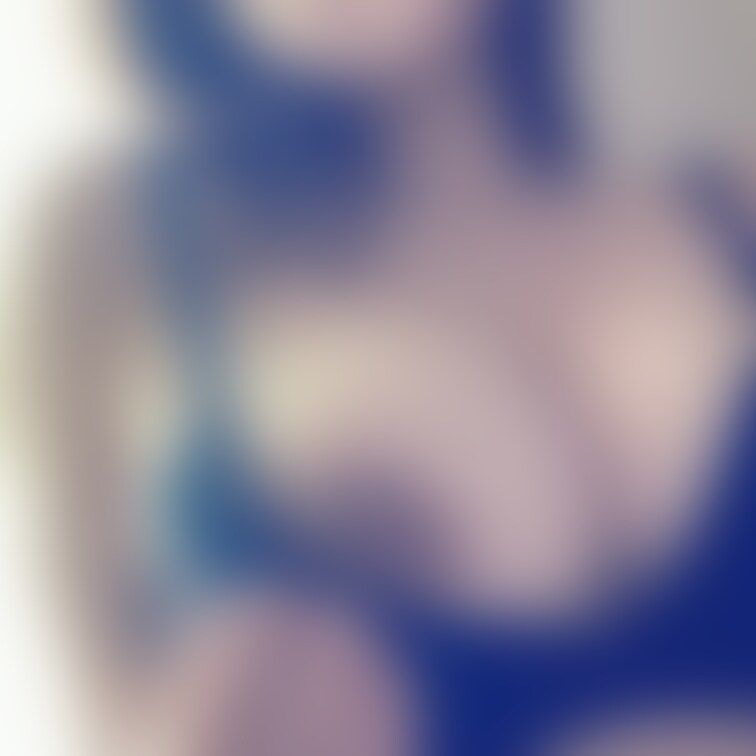 乳首立たせておねだりしてくる子です。