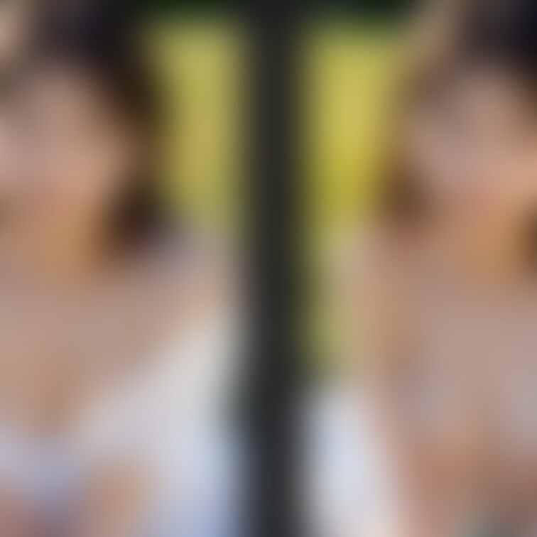 着衣と脱衣を並べた画像です。画像№354