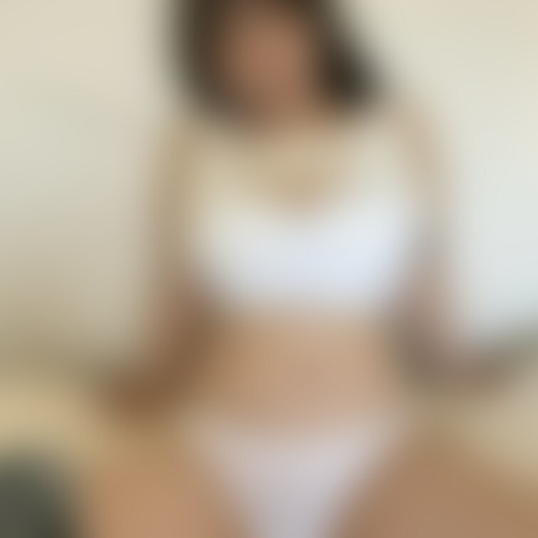 最初にいいね♡押してからみてくれると嬉しいなー！

今回はわたしの大好きな筋トレをえっちな格好でしちゃったよ😳😳 1