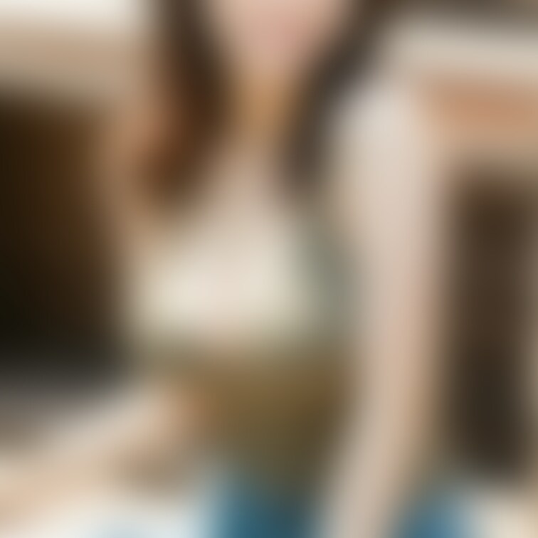 タンクトップ美女（無料会員画像）

お試し画像です。
