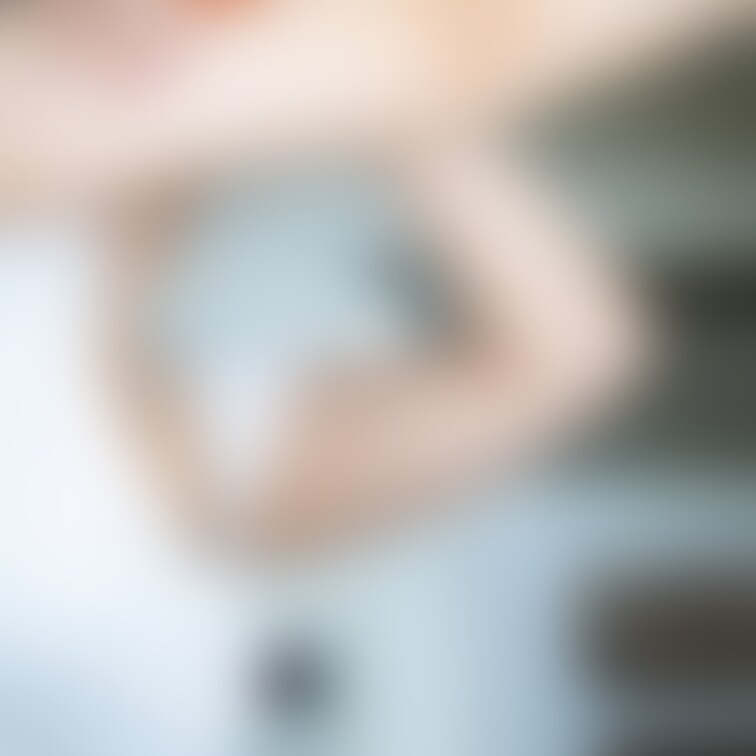 そういえば、
某巨乳・美人メンエス嬢さんの特別な写真(動画)が見たい！というリクエストがありましたが、お嬢さんに打診し