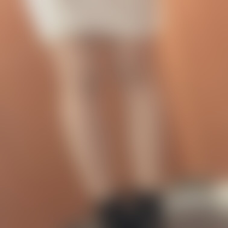 脚フェチさんへ
太めの太腿🫣
外ではこんな出せません👻👻
人がいないところ限定で🤭