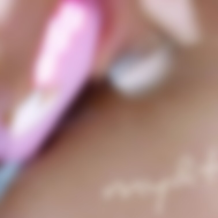 妻が新しい玩具でオナニーするとのことで、オナニー手伝いました。