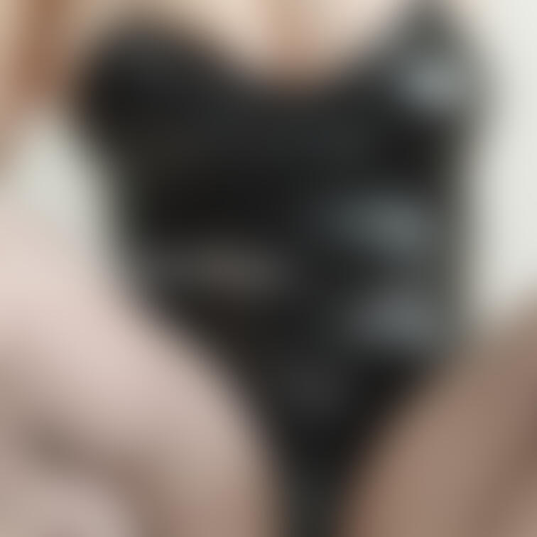 バニーちゃん🐰
おっぱいメイン！えちち蹲踞...💗