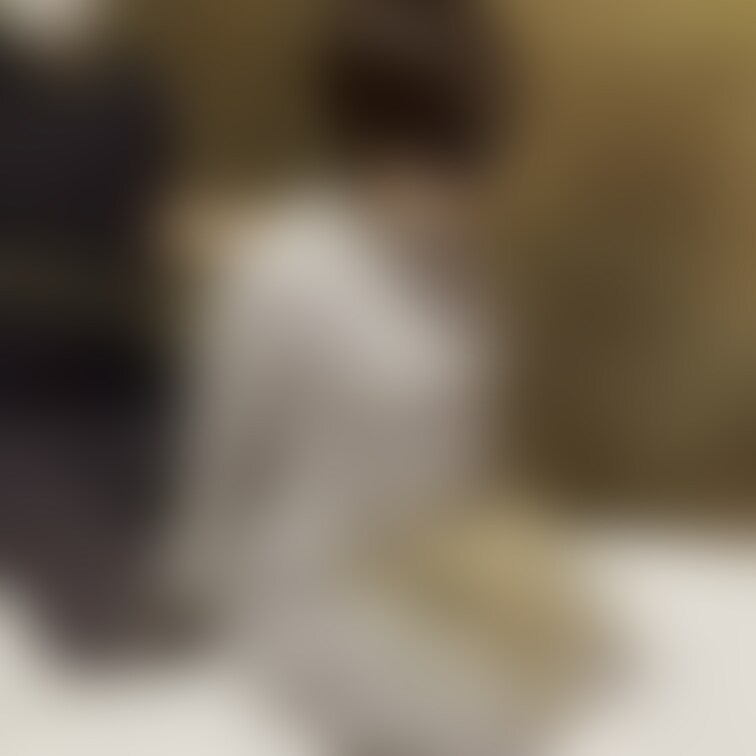 🎀新妻M○○○ 初めての縄責め
ドM女の○○○動画の第5段作品で着衣○○○からパンスト・パンツを脱がして下半身露出