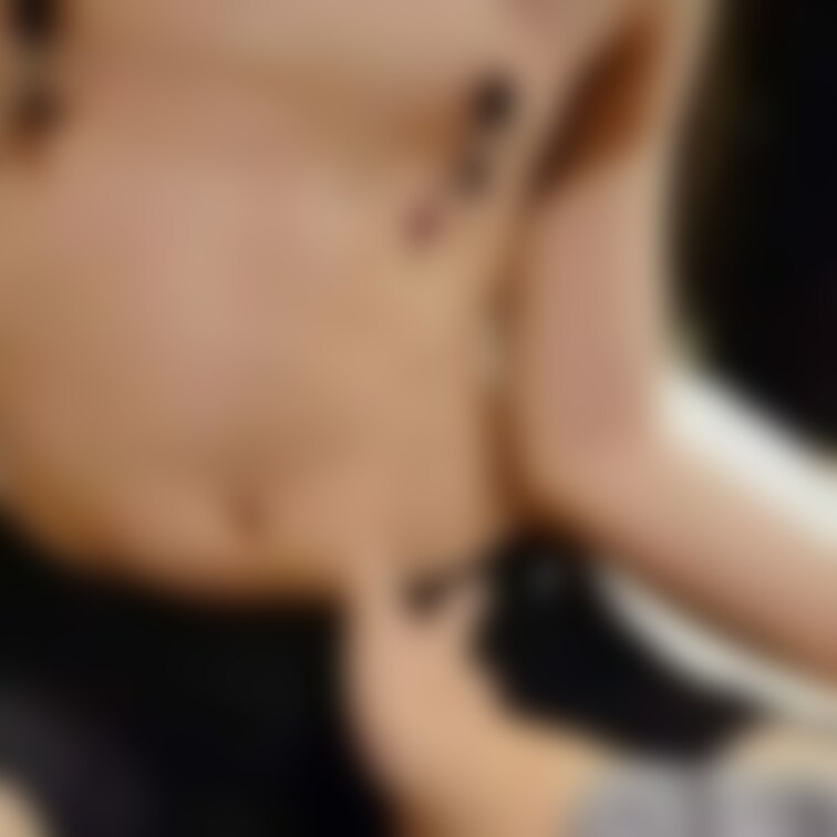 お胸におもちゃつけられて弄られる…