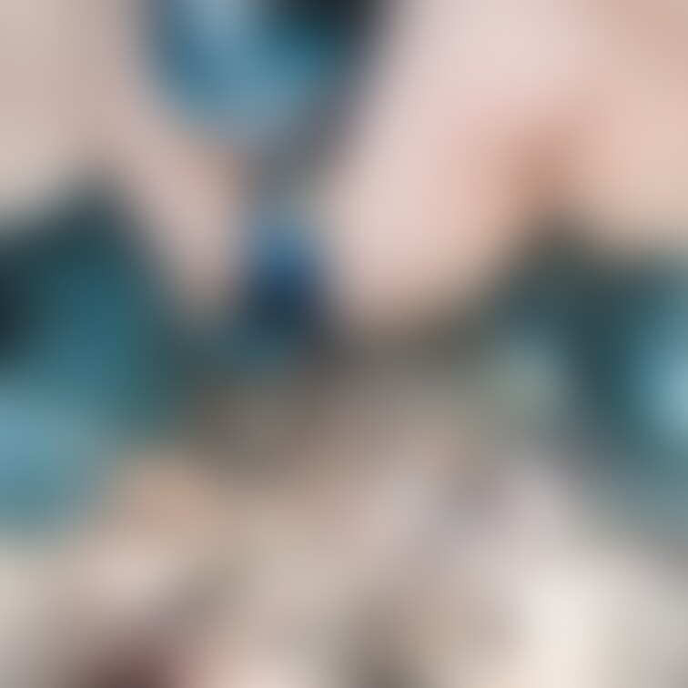 ぷっくりしてて最高です️🩵
このモデルさんはパイパンではありませんので、
顔をうずめると乾いたオシッコの匂いがすると
