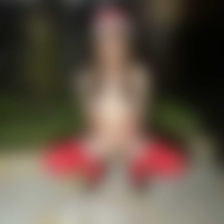 肉便器サンタさんで公園露出お散歩😖❤️
おじさんにざこまんプレゼントしにきました❤️❤️

💋直接連絡先を交換して