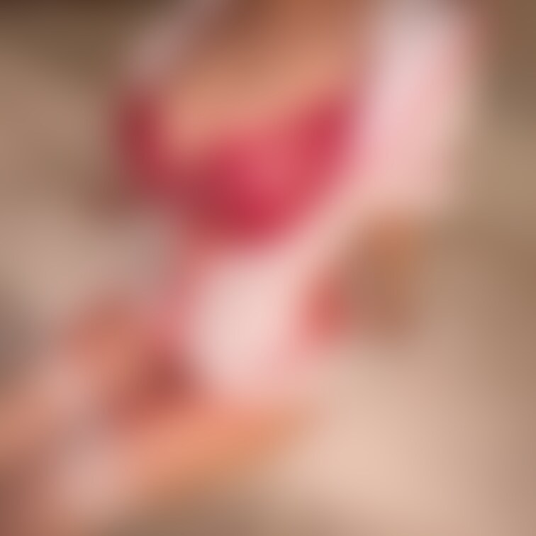 次の動画はナースコスプレ💉
いろんな角度から長乳かつ
ロケットおっぱいが楽しめます💓