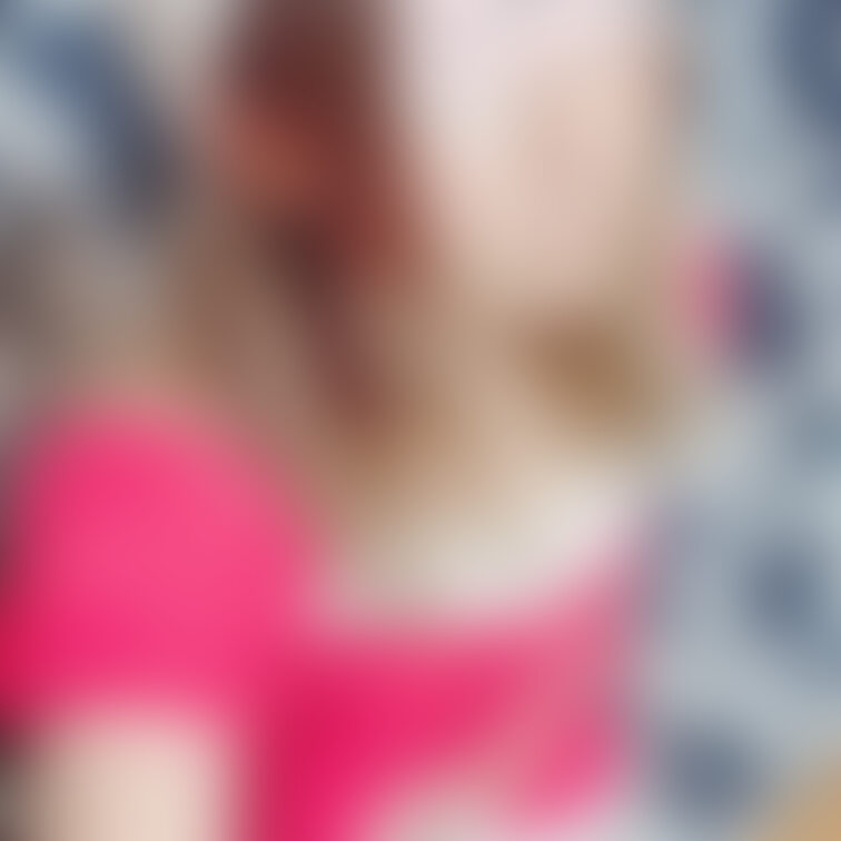 クリスマスプレゼントです🎁
 変態サンタになった妻が終始自撮りしてました☺️
 顔面騎乗位、フェラ、ハメられながらも