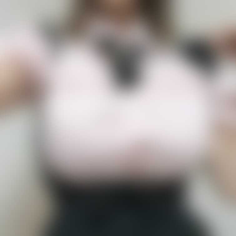 おはよう~🤍
衣装のブラウスぱつぱつ... ⸝⸝⸝
脱いだところ想像して待っててね😉