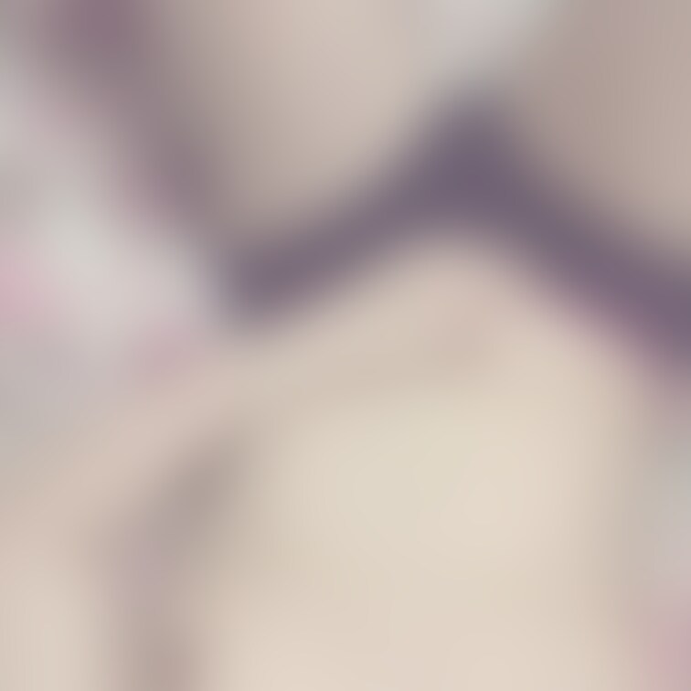 またベッドの上で撮ってみました📸
今度はブラ外しちゃいました🎀
おっぱい見たいって言ってくれた人いたから恥ずかし