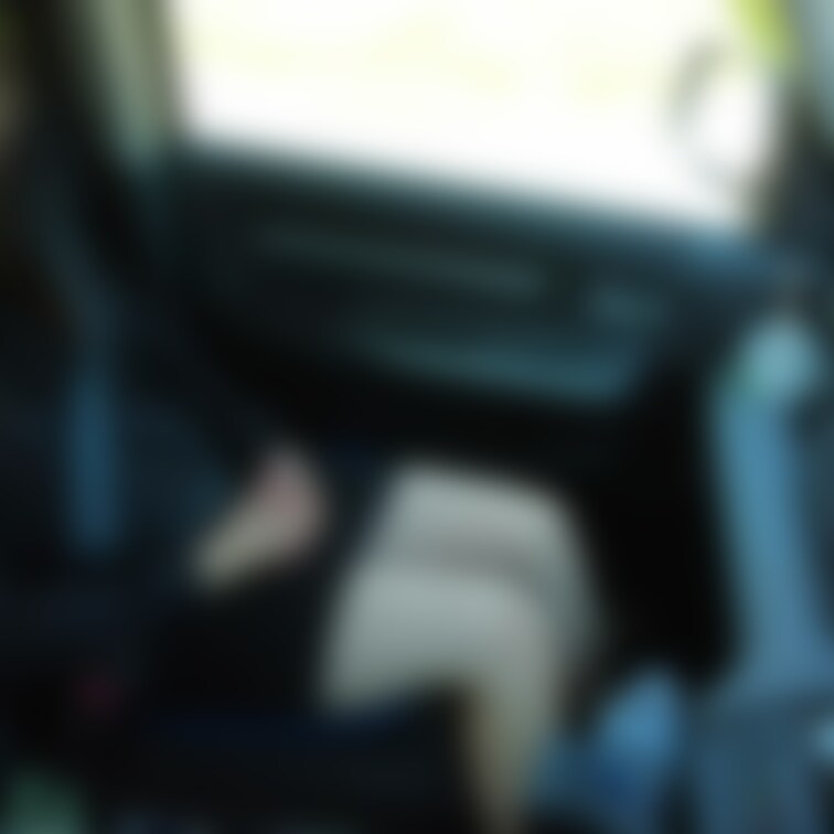 車で少し挑発💕
ちょっと短い時間だけど皆さんは興奮してくれるかな？？