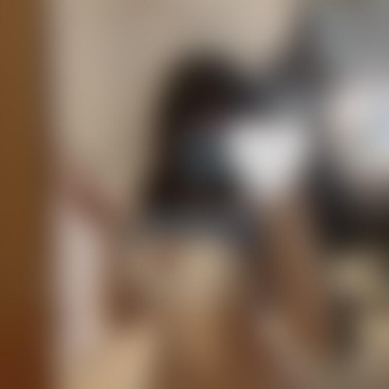 目がしんでる〜