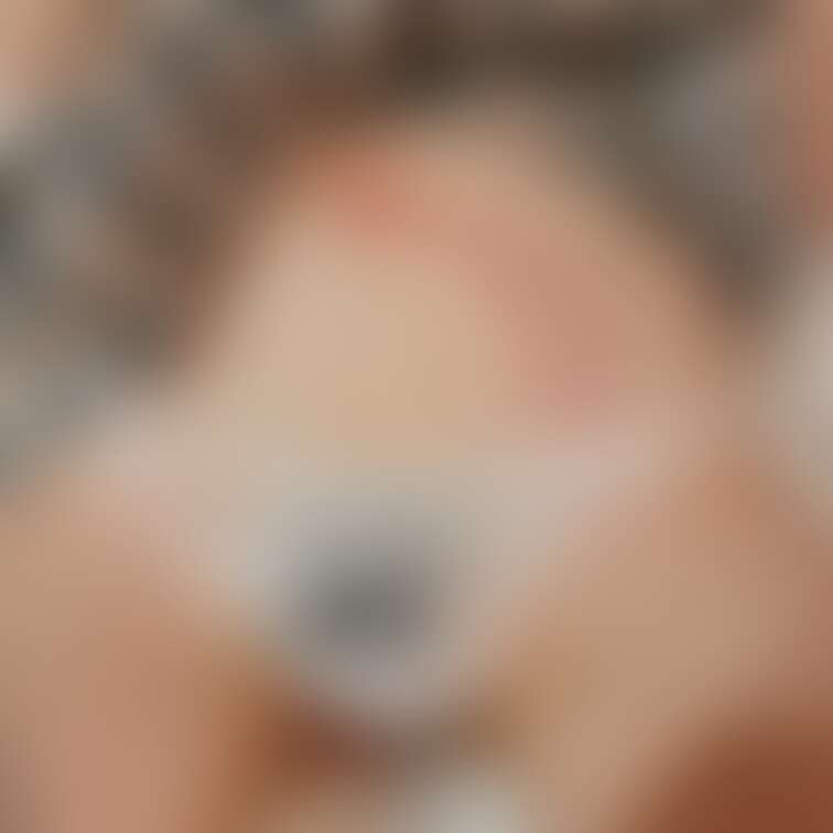 久しぶりにちんぽいれてもらった
奥まで挿れて動かさないでいるの好き
そのままグリグリされるのヤバい