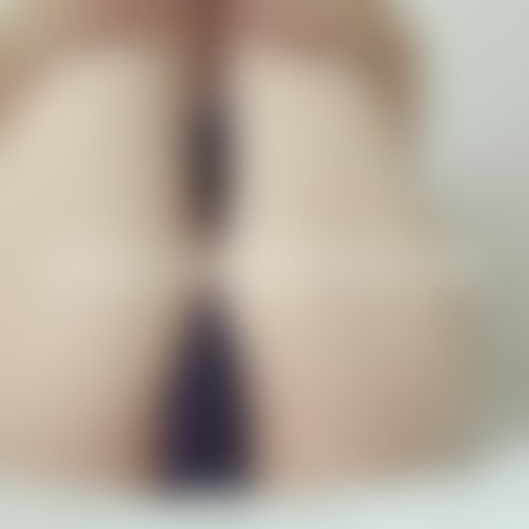 チャック付きの不思議なスク水🤐