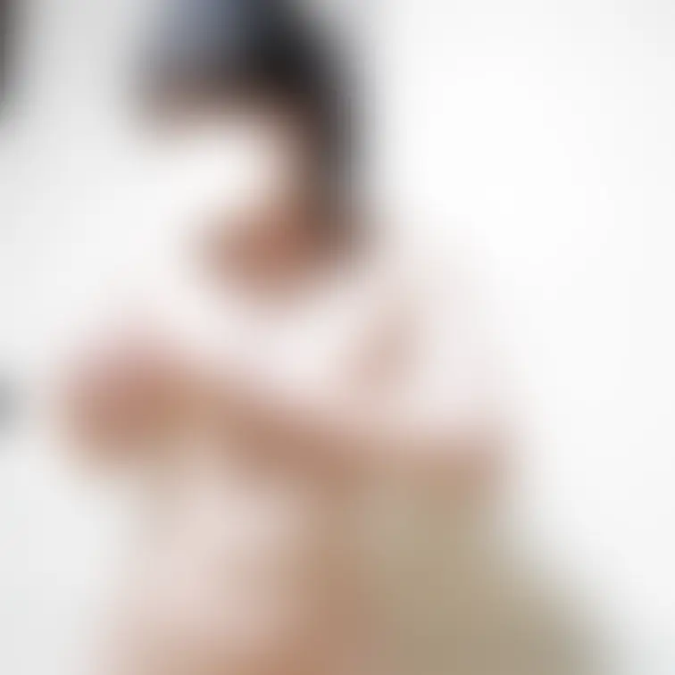 弥生の全裸パーティー兼公開撮影での一枚。乳首に何かを引っかけようとしてます。
セクシーアイドル虎の穴・弥生編all