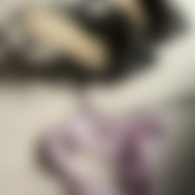 〜オナ後のクロッチ見せ💓〜
実は、パンツにつかないようにオナしたのに、、、💓ついちゃっていたのでパシャリ📷パンツにつけ